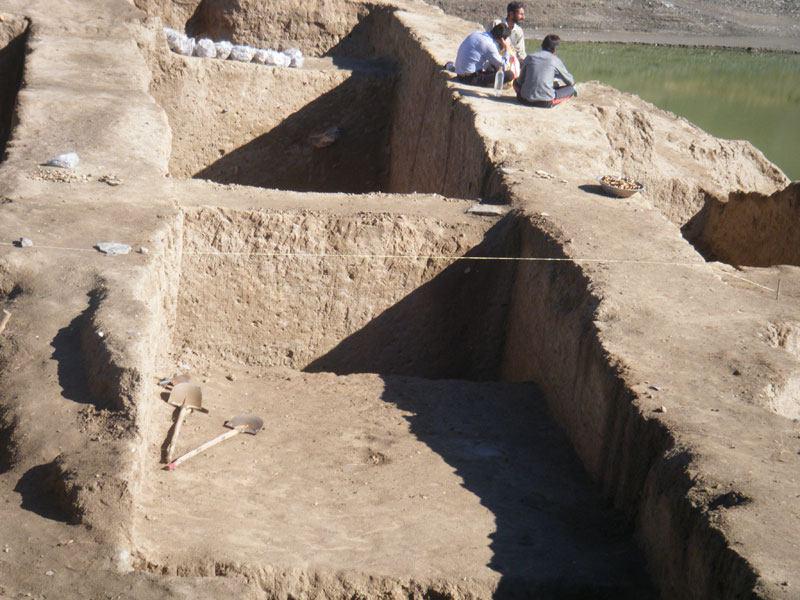کاوش های باستانشناسی گونسپان تپه ملایر 1389 