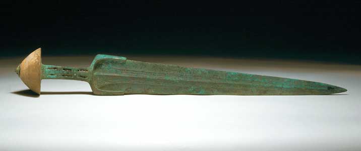 شمشیر مفرغی باستانی یافت شده در املش- گیلان