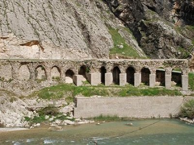 مرمت بخشی از پل تاریخی مسیر خوزستان به فارس