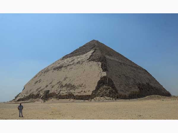 غاز بازدید عمومی از هرم عجیب و ۴۶۰۰ ساله در مصر                                                                                                                                                                                                                                                             