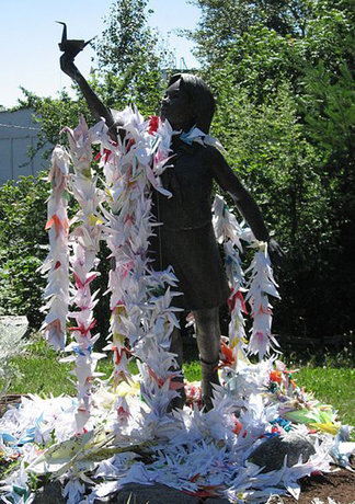 مجسمه یادبود ساداکو و هزار درنای کاغذی                                                                                                                                                                                                                                                                      