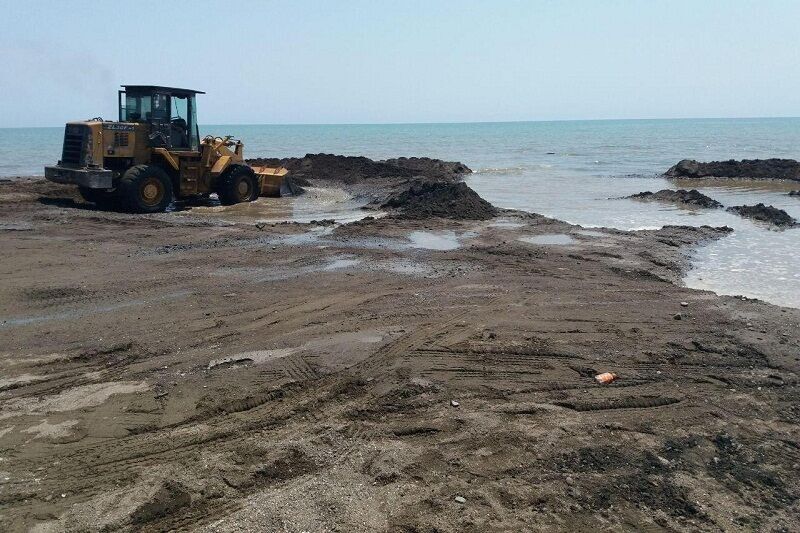 مدیرکل پیشین میراث فرهنگی گیلان: سواحل گیلان در حال فروریختن است