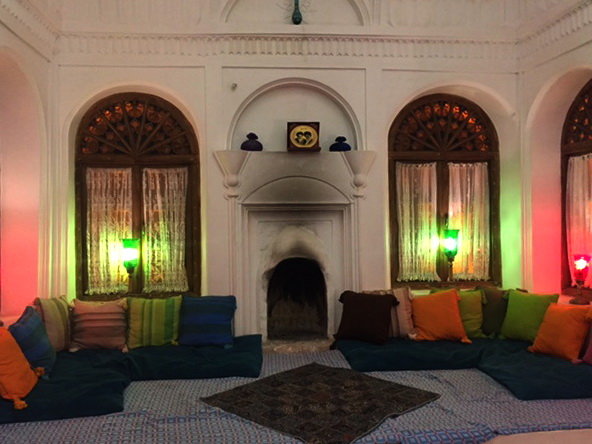 داخل عمارت فتح آباد کرمان 