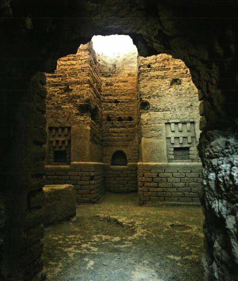 تپه (آتشکده) نوشیجان در نزدیکی ملایر استان همدان از آثار به جا مانده از دوره مادها