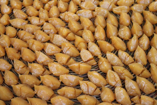 از خوراکی‌های روستای مانیزان در همدان