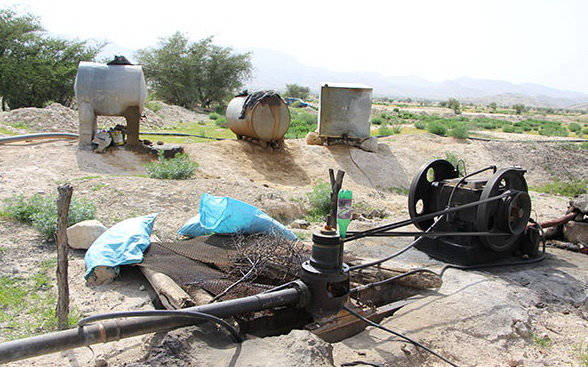 لوله‌های آب که سفره‌های زیرزمینی به سراسر محوطه باستانی کشیده شده‌اند