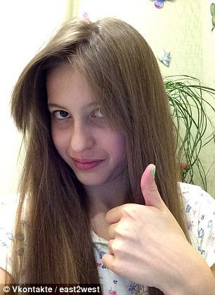 آنجلینای دوازده‌ساله روز کریسمس سال ۲۰۱۵ خود را از طبقه‌ی چهاردهم به پایین پرت کرد