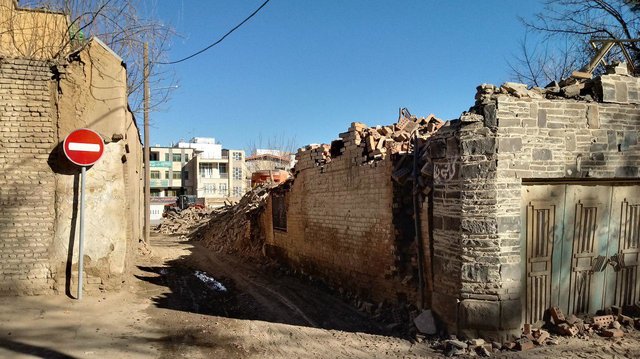 کمر سالم‌ترین مرکز محله کبابیان همدان شکست