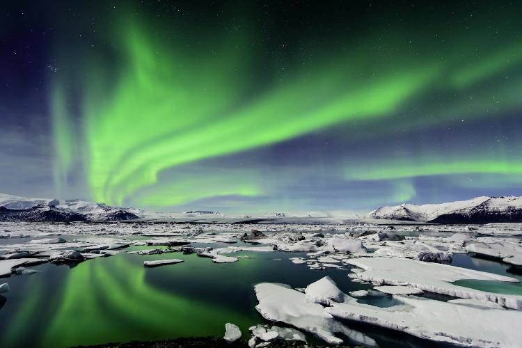 هشت جای فوق العاده دنیا برای رصد شفق‌ قطبی (ایسلند)