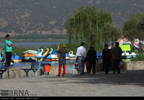 تالاب آب شیرین  زریوار