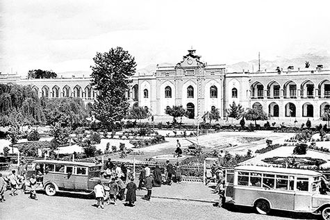 ساختمان قدیمی بلدیه تهران در میدان توپخانه