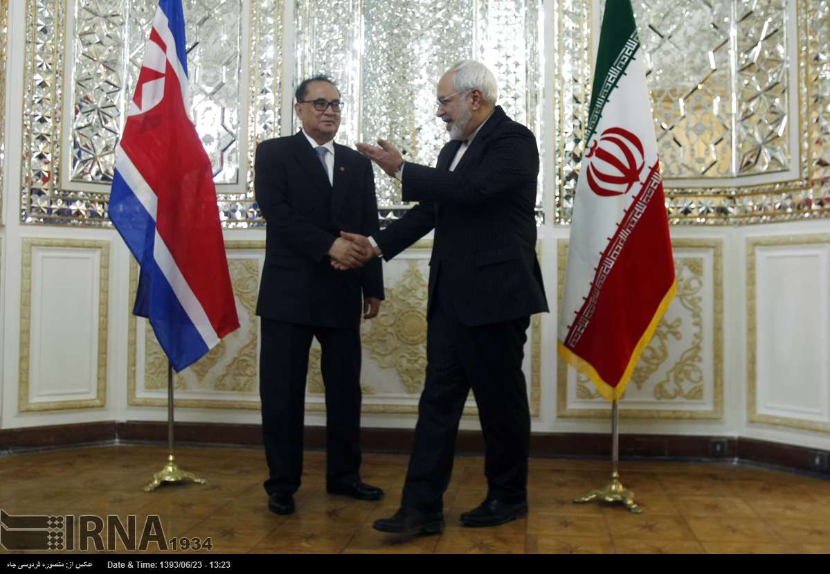 اکبر هاشمی‌رفسنجانی که به مدت دو دوره رییس‌جمهور ایران بوده در کتاب خاطرات خود به همکاری‌های هسته‌ای میان ایران و کره شمالی اشاره کرده است. 