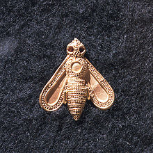  زنبور طلایی، از نمادهای شاخص هنر مینوسی