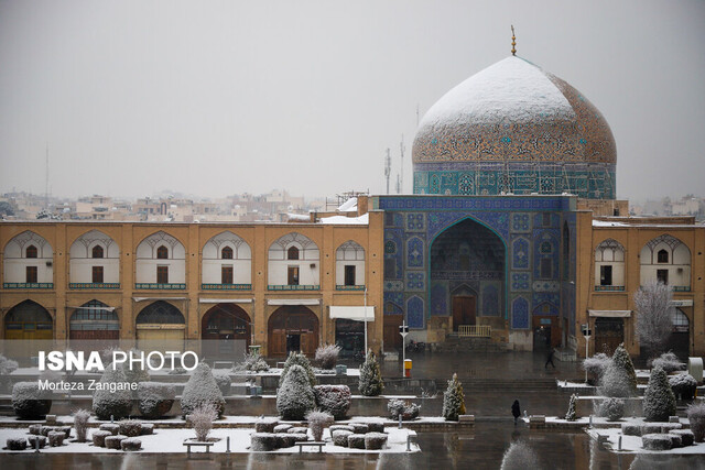 روایت بازاریان اصفهان از روز برفی گنبد مسجد شیخ لطف‌الله