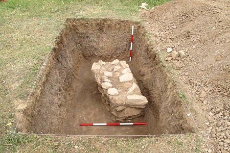 مدیرکل میراث فرهنگی گیلان خبر داد: کشف تاس تخته نرد باستانی از جنس استخوان در گیلان