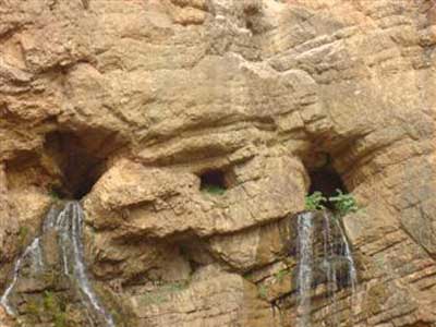 آبشارهای آذربایجان شرقی (هفت - آبشار غار حاجی آباد قره‌آقاج)