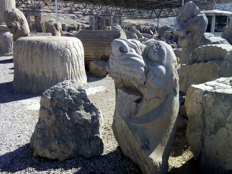 تخت جمشید چه رنگی بوده است؟