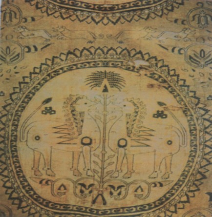 بافندگی ساسانیان پارچه ابريشمي از سده 8-9 ميلادي با محل نگهداري: موزه لورن در نانسي 