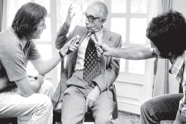 آمریکایی‌ها گفتند امینی نتوانست بال‌های شاه را بچیند