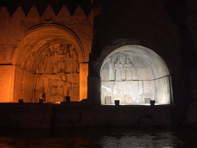 زلزله مانع سفر خارجی‌ها به کرمانشاه نشد