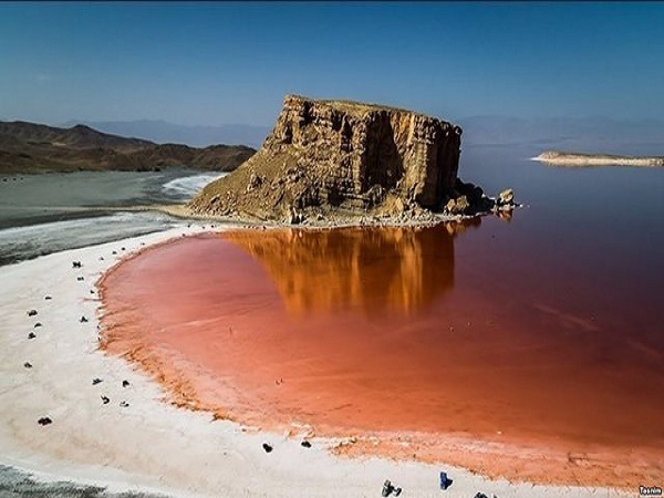 مصرف بیش از حد منابع آب زیرزمینی مهمترین عامل خشک شدن دریاچه ارومیه است