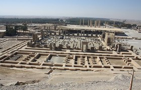 در کاوش حوالی شهر باستانی پارسه چهار کتبیه بابِلی پیدا شد.