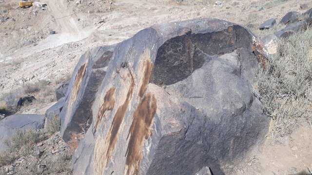 گازوئیل کارِ سنگ‌نگاره‌های چند هزار ساله را ساخت!