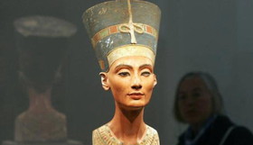 یک باستان‌شناس به‌دنبال قبر «نفرتی‌تی» به مصر می‌رود