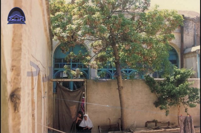 پلاک واحد ارزش تاریخی تجمیعی (مهمانپذیر اروندرود) در کوچه نقیب‌سادات، در بافت ثبت ملی عودلاجان پیش از تخریب 