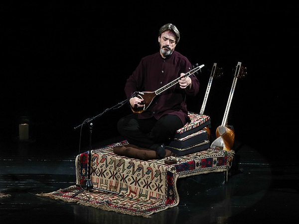 حسین علیزاده: در ایران سری‌دوزی می‌کنیم