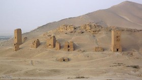 داعش مقبره‌های طبقه‌ای پالمیرا را نیز تخریب کرد.