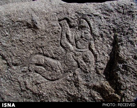 قاچاقچیان سنگ نگاره اشکانی را در همدان مورد تخریب قراردادند.