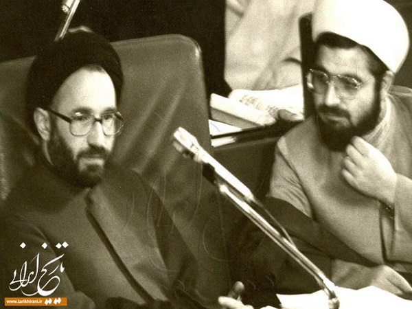 یزدی خسیس، سمنانی عزیز