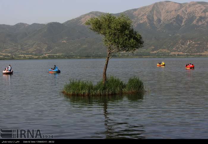 دریاچه زریبار